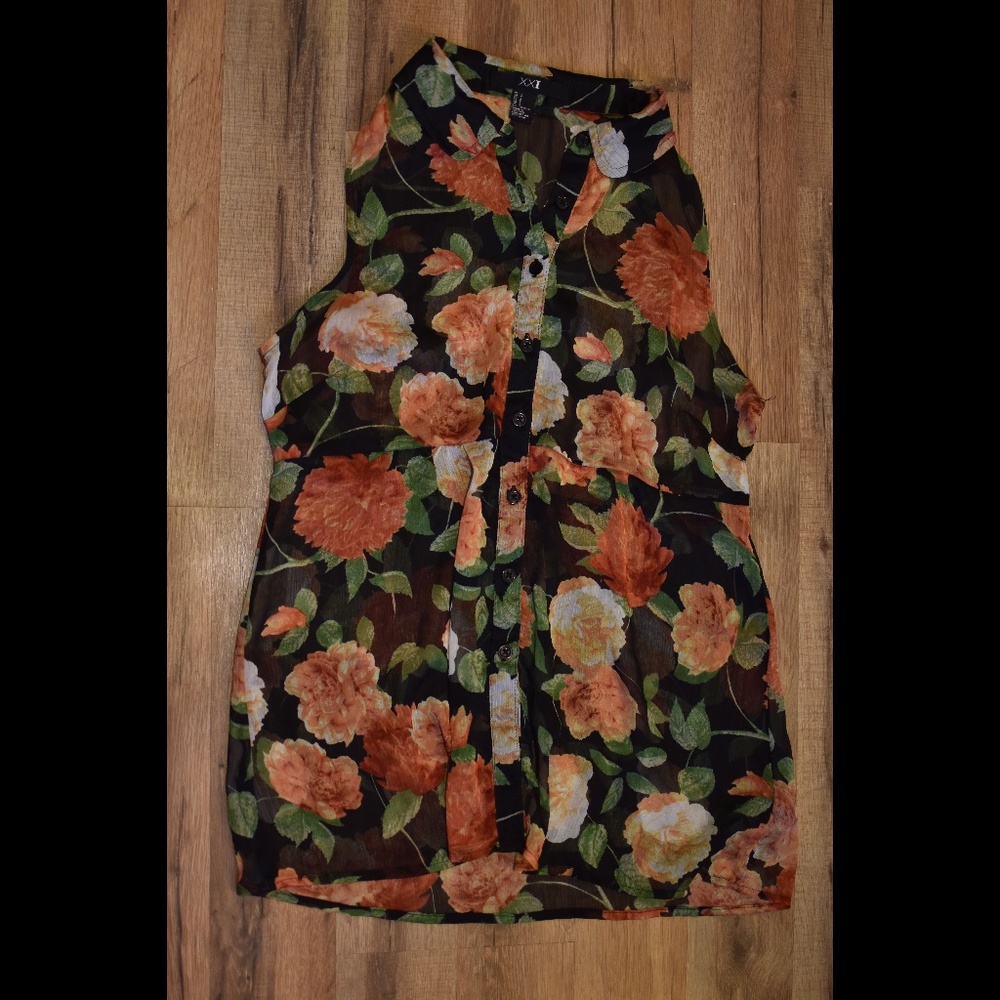 Forever 21 | Floral Sleeveless Button Down Blouse